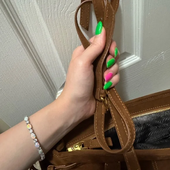 Elegant Brown Shoulder Bag - Picture 5 of 5